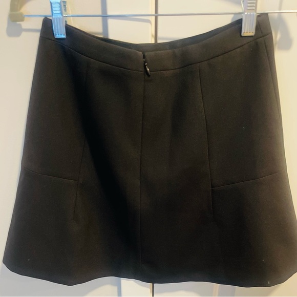 NWT! J. Crew Fluted Mini Skirt Double Crepe Black, Size 2 - Picture 4 of 7